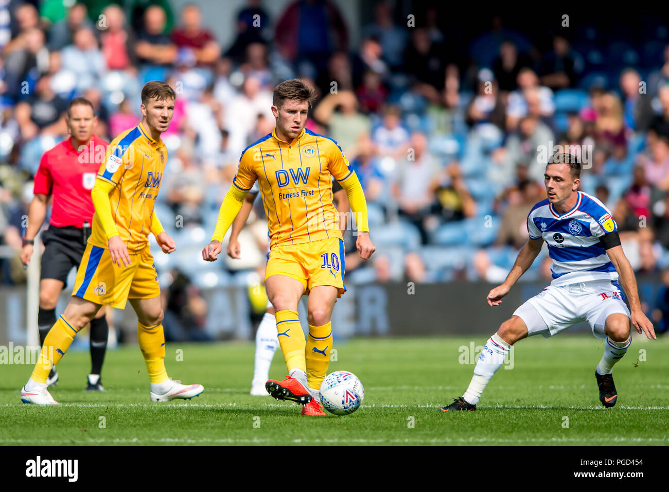 Londres, Royaume-Uni. 25 août 2018. Josh Windass de Wigan Athletic pendant le match de championnat EFL Sky Bet entre les Queens Park Rangers et Wigan Athletic au Loftus Road Stadium, Londres, Angleterre le 25 août 2018. Credit : THX Images/Alamy Live News Banque D'Images