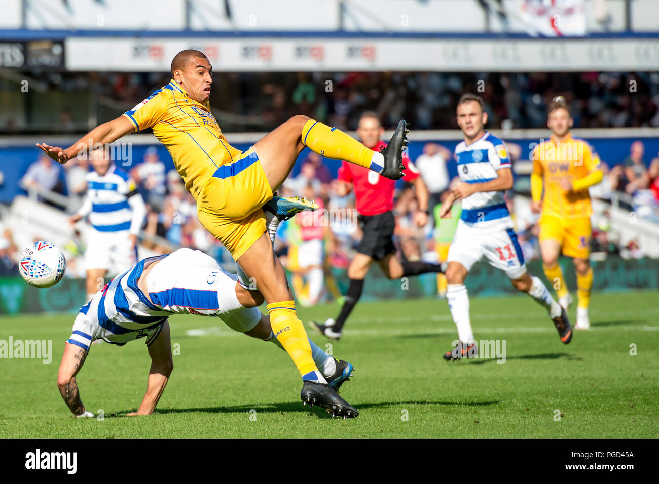 Londres, Royaume-Uni. 25 août 2018. James Vaughan, de Wigan Athletic pendant le match de championnat EFL Sky Bet entre les Queens Park Rangers et Wigan Athletic au Loftus Road Stadium, Londres, Angleterre le 25 août 2018. Credit : THX Images/Alamy Live News Banque D'Images