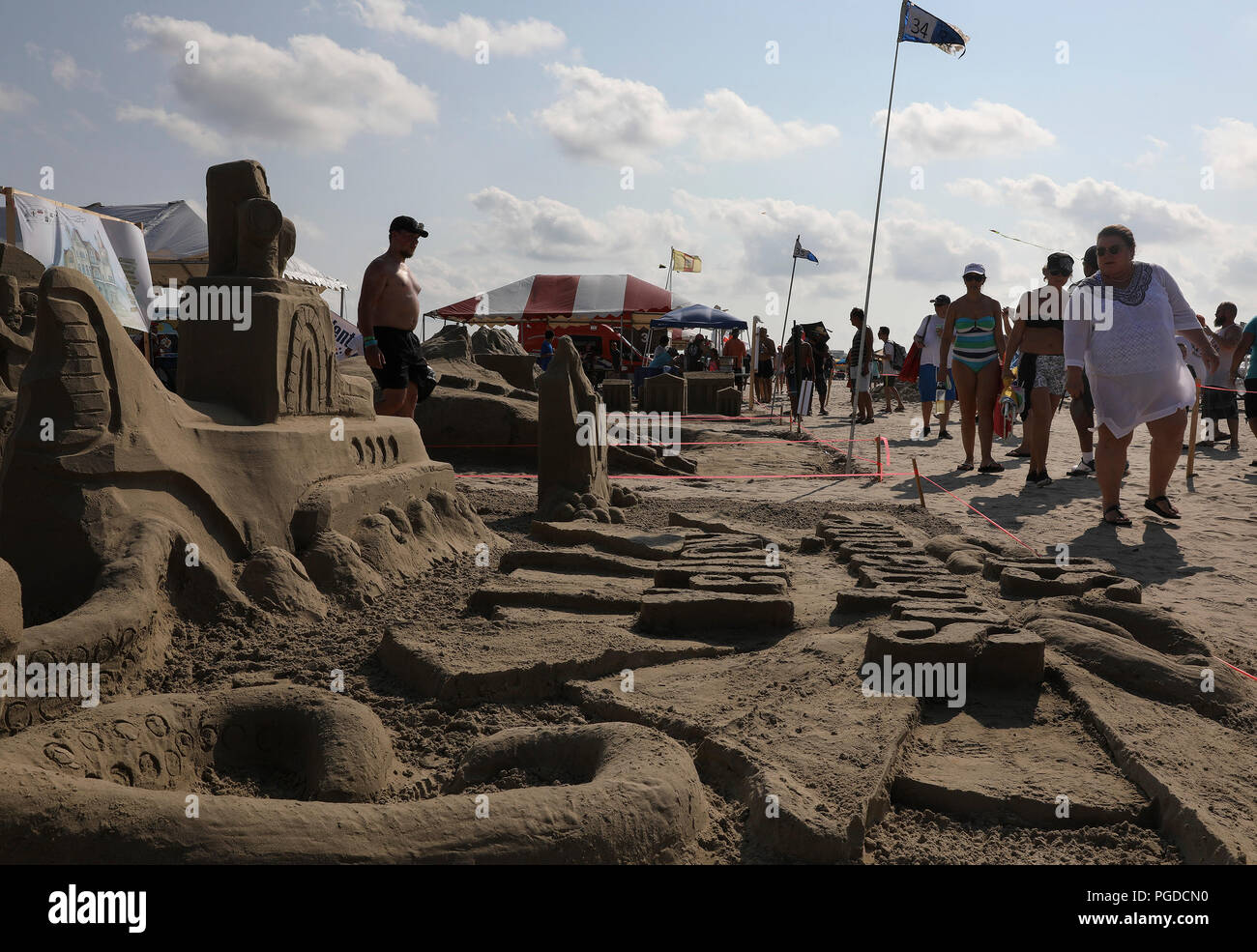 Galveston, États-Unis. 25 août 2018. Photo prise le 25 août 2018 montre la 'Yellow Submarine' château de sable à l'AIA SandCastle à Galveston, la concurrence des États-Unis. Credit : Yi-Chin Lee/Xinhua/Alamy Live News Banque D'Images