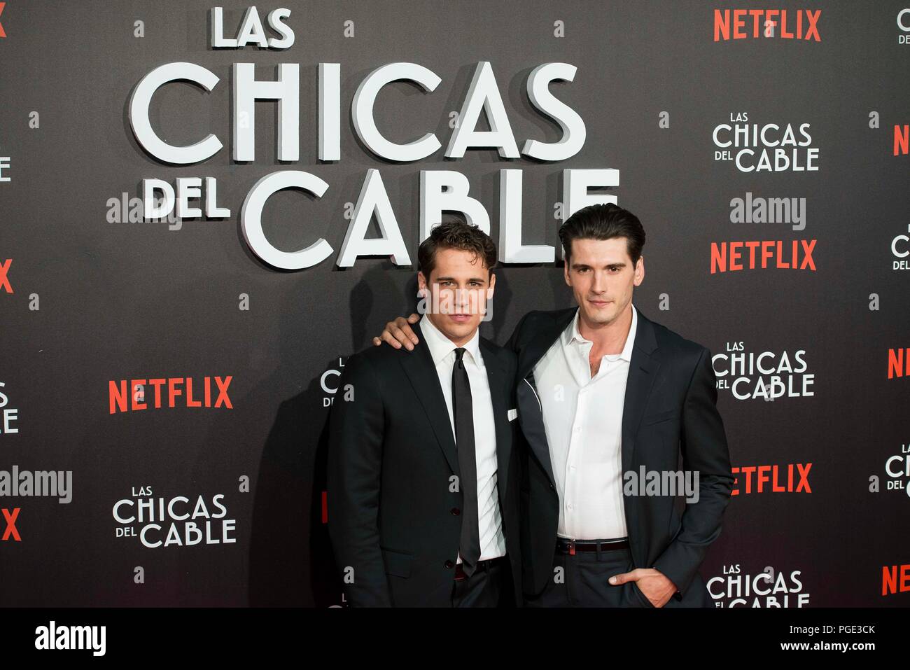 Martino Rivas et Yon Gonzalez s'occupe de 'Las chicas del cable' premiere  Callao au Cinemas à Madrid, le 27 avril 2017. L'Espagne. /BorjaB  (ALTERPHOTOS.Hoja Photo Stock - Alamy