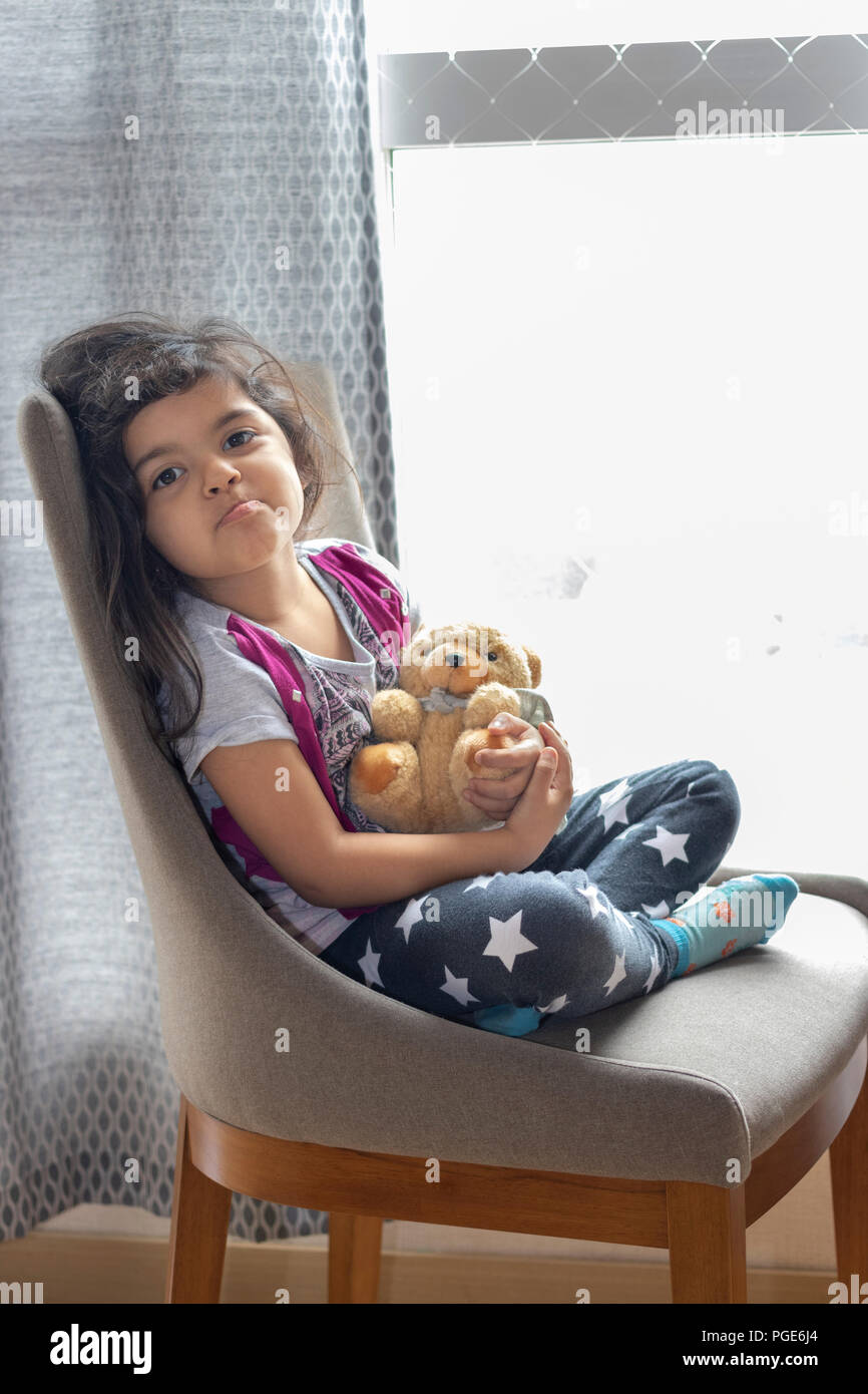 L Enfance Lifestyle Ours Petit Adorable D Affection Bebe Ours Beau Brun Blanc Enfant Enfants Notion Mignon Poupee Femme Photo Stock Alamy L Enfance Lifestyle Ours Petit Adorable D Affection Bebe Ours Beau Brun Blanc Enfant Enfants Notion Mignon Poupee Femme Photo Stock Alamy