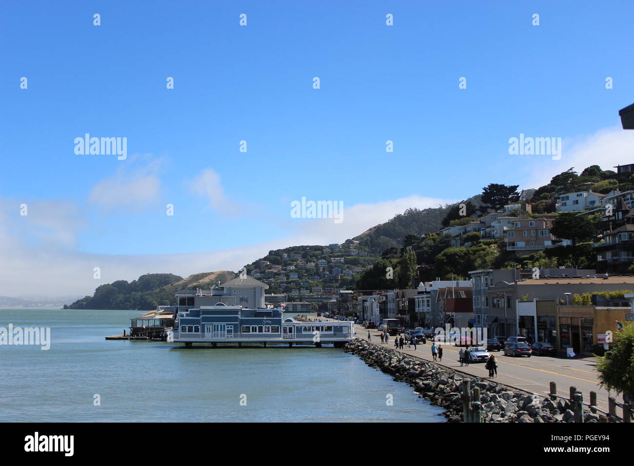 Les nuages bas près de Sausalito, près de San Francisco, Californie, USA Banque D'Images