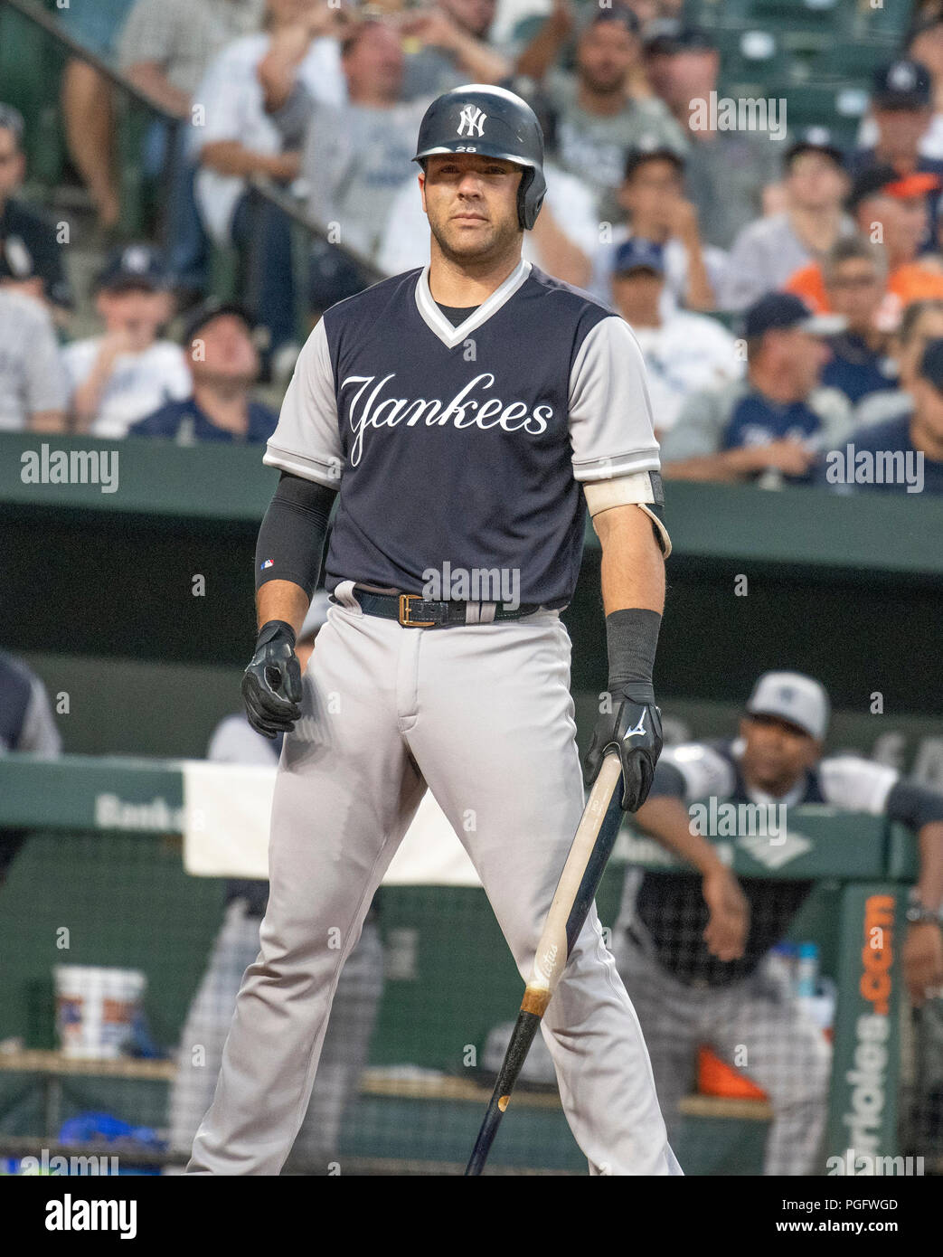 Baltimore, États-Unis d'Amérique. Août 24, 2018. Nouvelle York Yankee catcher Austin Romine (28) réagit après avoir pris une troisième grève dans la deuxième manche contre les Orioles de Baltimore à l'Oriole Park at Camden Yards de Baltimore, MD, le vendredi, 24 août, 2018. Credit : Ron Sachs/CNP (restriction : NO New York ou le New Jersey Journaux ou journaux dans un rayon de 75 km de la ville de New York) | Conditions de crédit dans le monde entier : dpa/Alamy Live News Banque D'Images