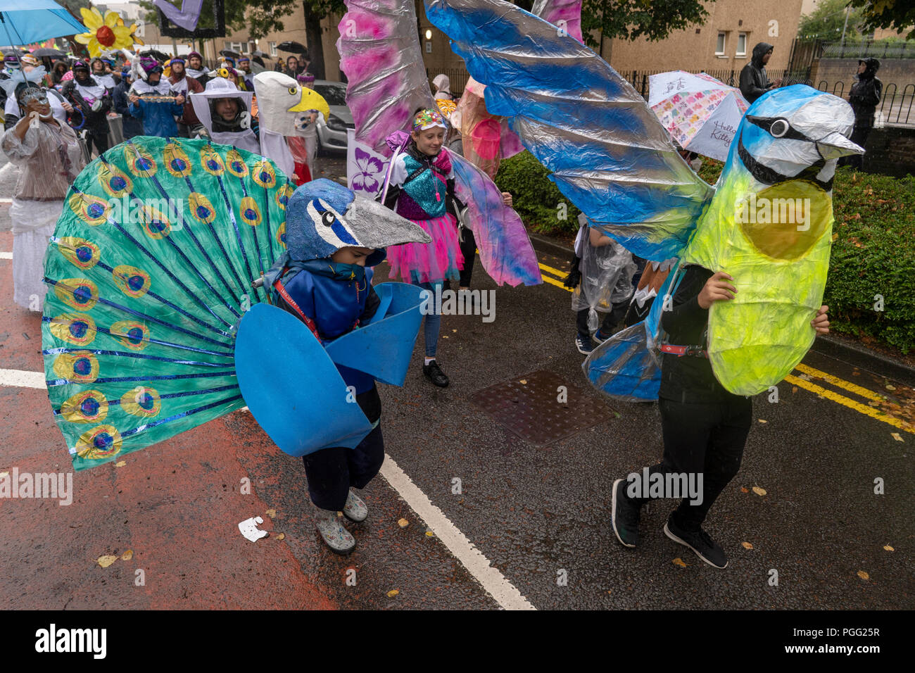 Cardiff, Pays de Galles, le 26 août 2018 : les communautés locales participent à l'Annua lButetown 2018 défilé de carnaval dans la baie de Cardiff, Pays de Galles le 25 août 2018. Crédit : Daniel Damaschin/Alamy Live News Banque D'Images
