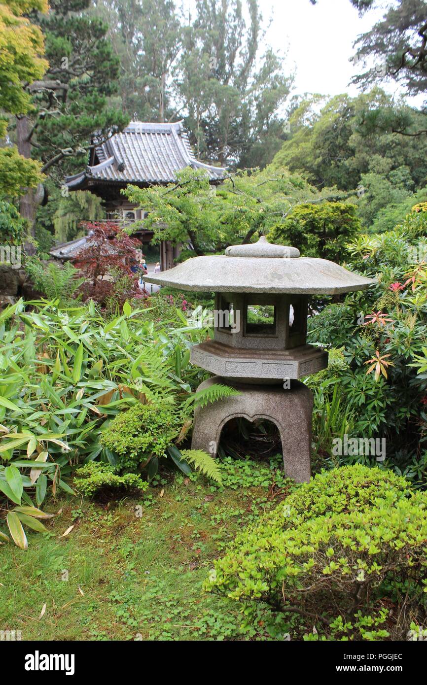 Le jardin de thé japonais dans le Golden Gate Park, San Francisco, CA, USA Banque D'Images