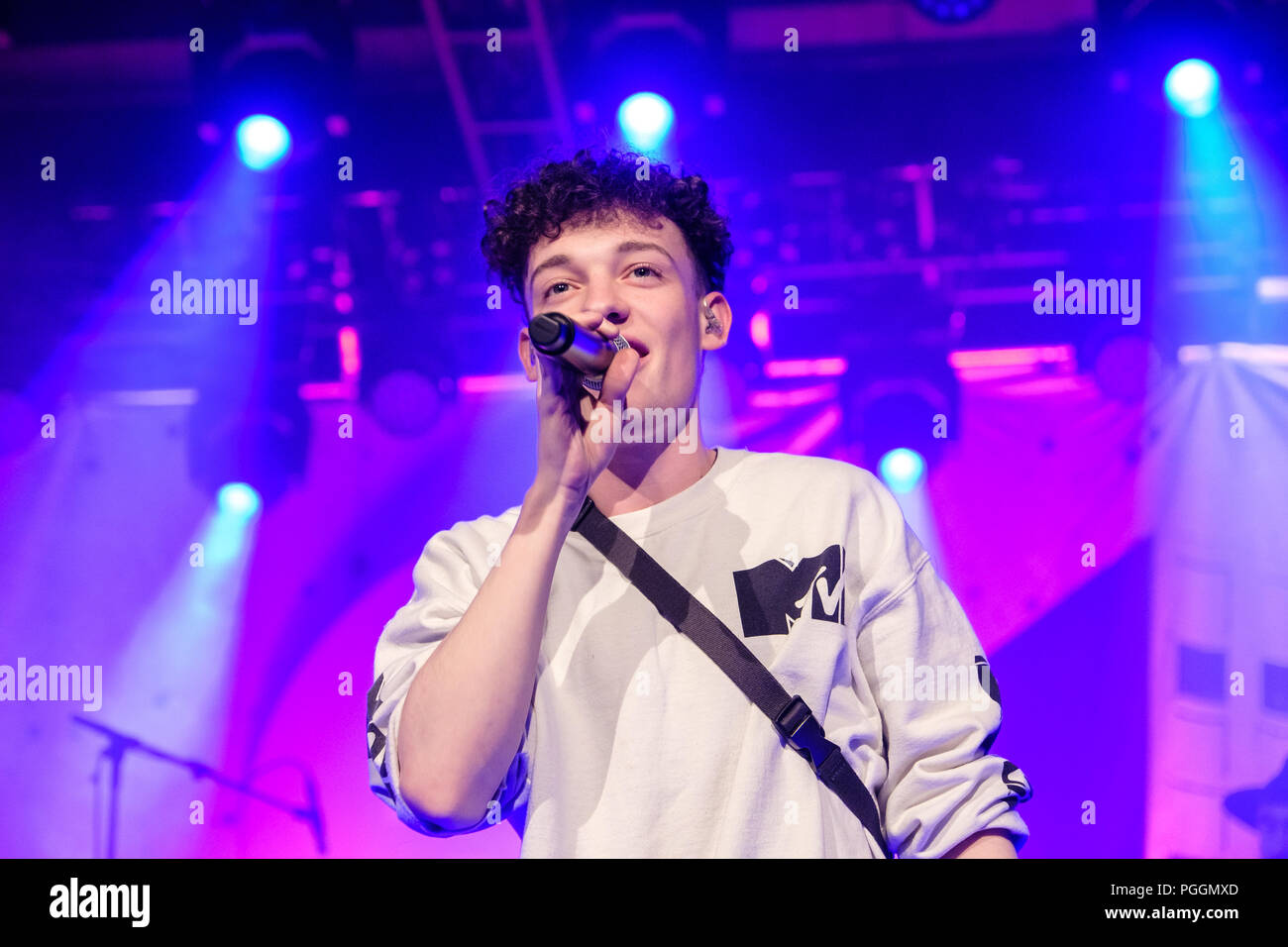 Suisse, Berne - le 10 mai 2018. Dodo et ses amis faire un concert live au Bierhübeli à Berne. Ici singer Nemo est vu sur scène. (Photo crédit : Tilman Jentzsch). Banque D'Images