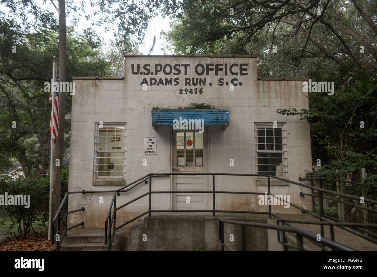 Un vieux nous rural United States Post Office dans le lowcountry - Adams Run en Caroline du Sud près de l'île de Edisto Banque D'Images