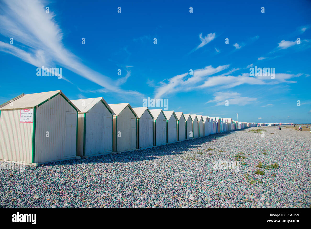 Cabanes en bois à la plage de Cayeux sur Mer en Normandie, France Banque D'Images