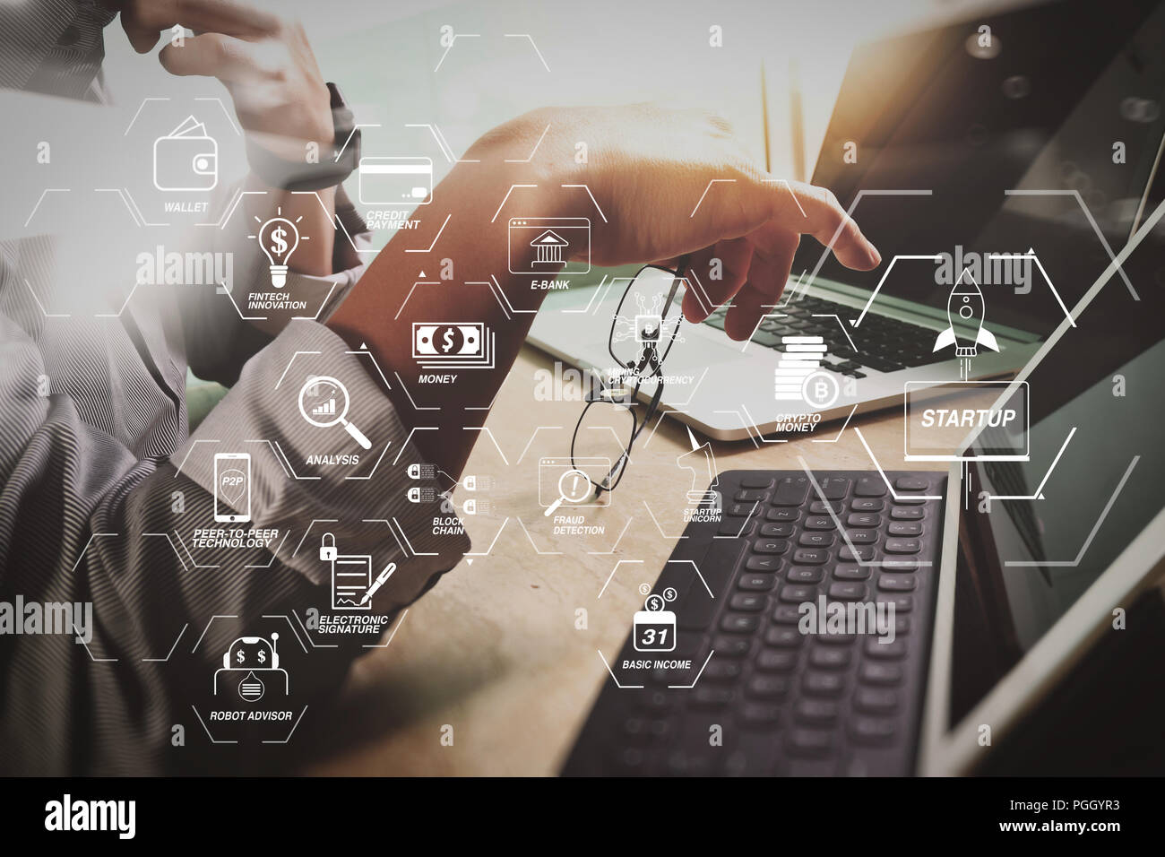 Organigramme de la technologie financière et le revenu de base avec blockchain cryptocurrency minière crypto unicorn démarrage schéma virtuel argent.Business team meeti Banque D'Images