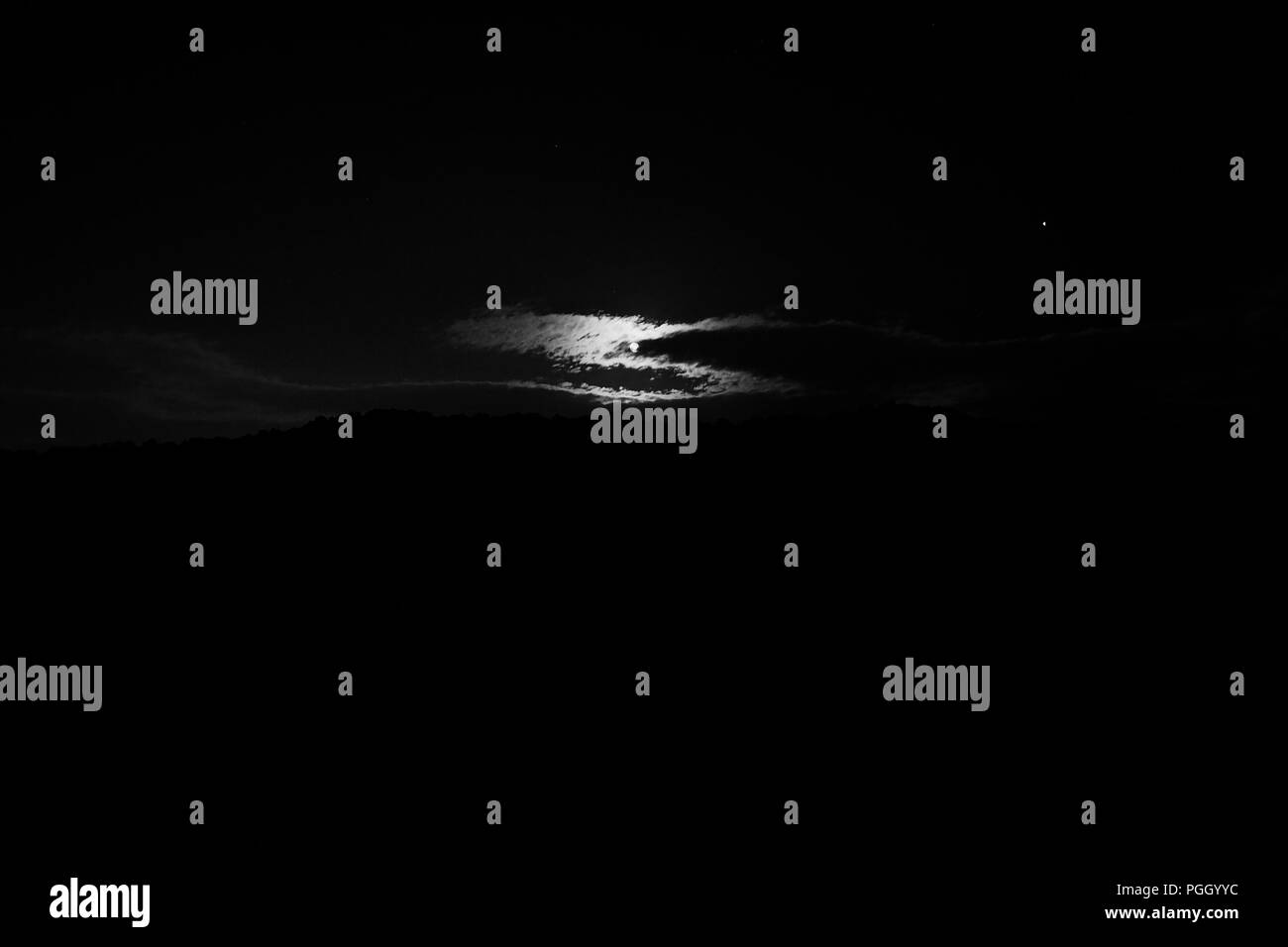 De la lune et des étoiles dans le ciel de nuit vu en Corée Banque D'Images