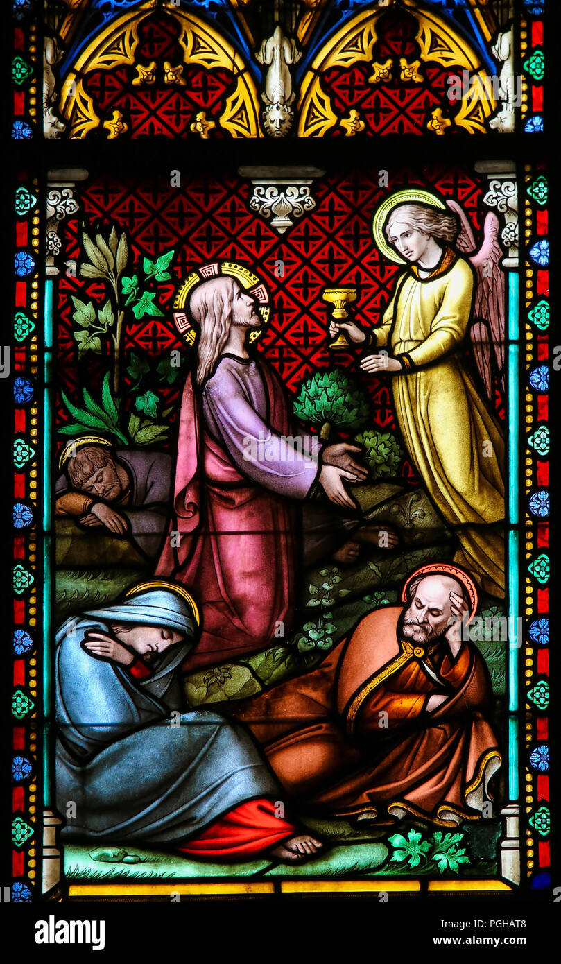 Vitrail dans la basilique du Saint-sang à Bruges, Belgique, représentant l'Agonie de Jésus Christ au Jardin de Gethsémani. Banque D'Images