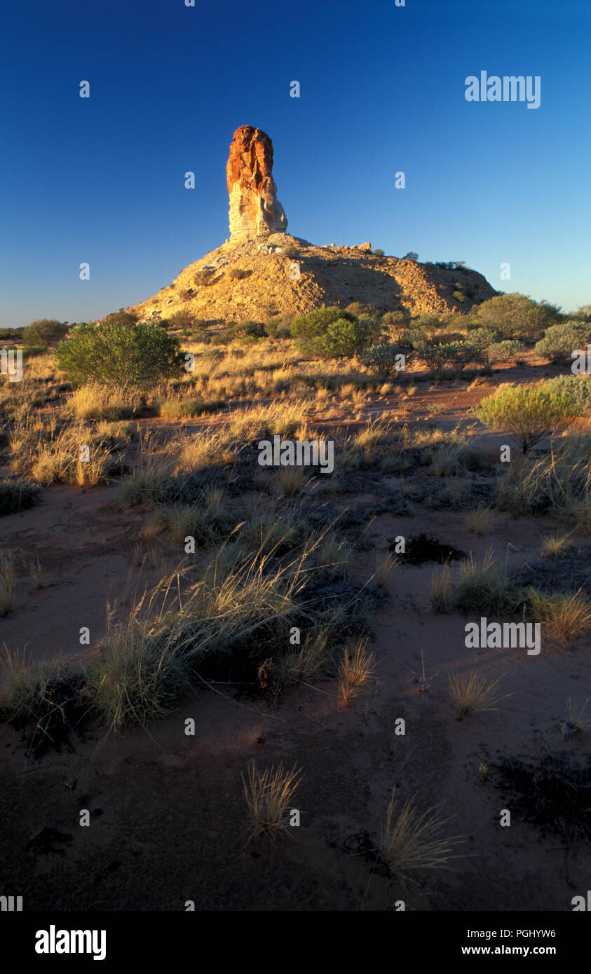 Chambers est un pilier de la formation de grès de quelque 160 km (100 mi) au sud d'Alice Springs dans le Territoire du Nord, Australie Banque D'Images