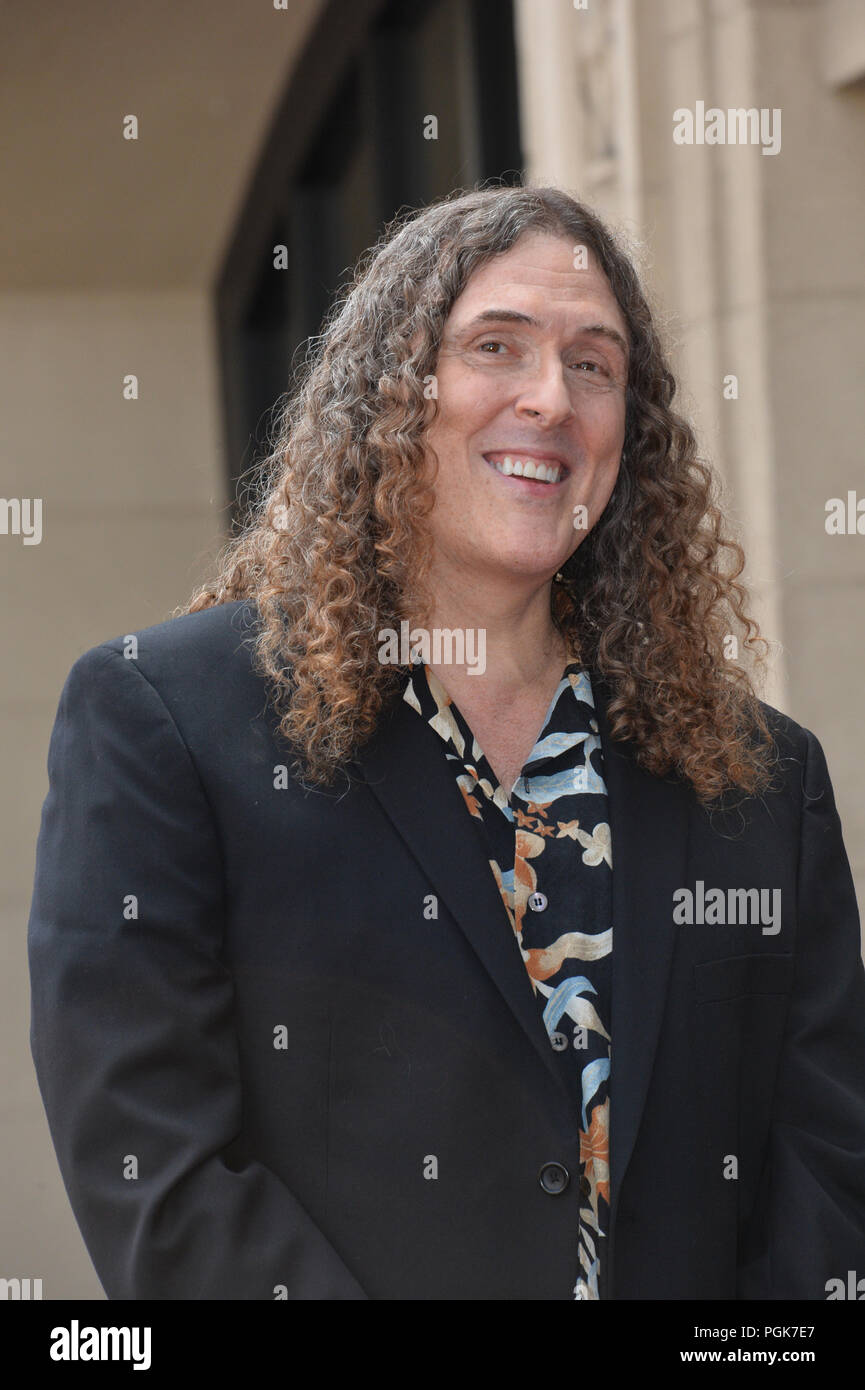 LOS ANGELES, CA. 27 août 2018 : Weird Al Yankovic au Hollywood Walk of Fame Star Cérémonie à 'Weird Al' Yankovic. Banque D'Images