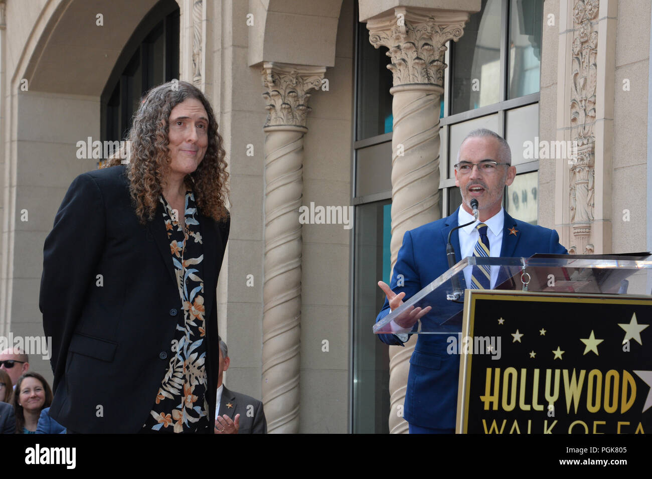 LOS ANGELES, CA. 27 août 2018 : Weird Al Yankovic & Mitch O'Farrell à la Hollywood Walk of Fame Star Cérémonie à 'Weird Al' Yankovic. Banque D'Images