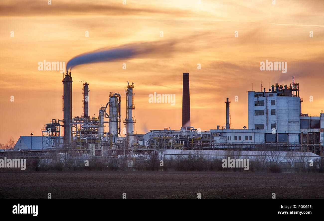L'industrie de l'huile silhouette, Petrechemical - Raffinerie végétale Banque D'Images