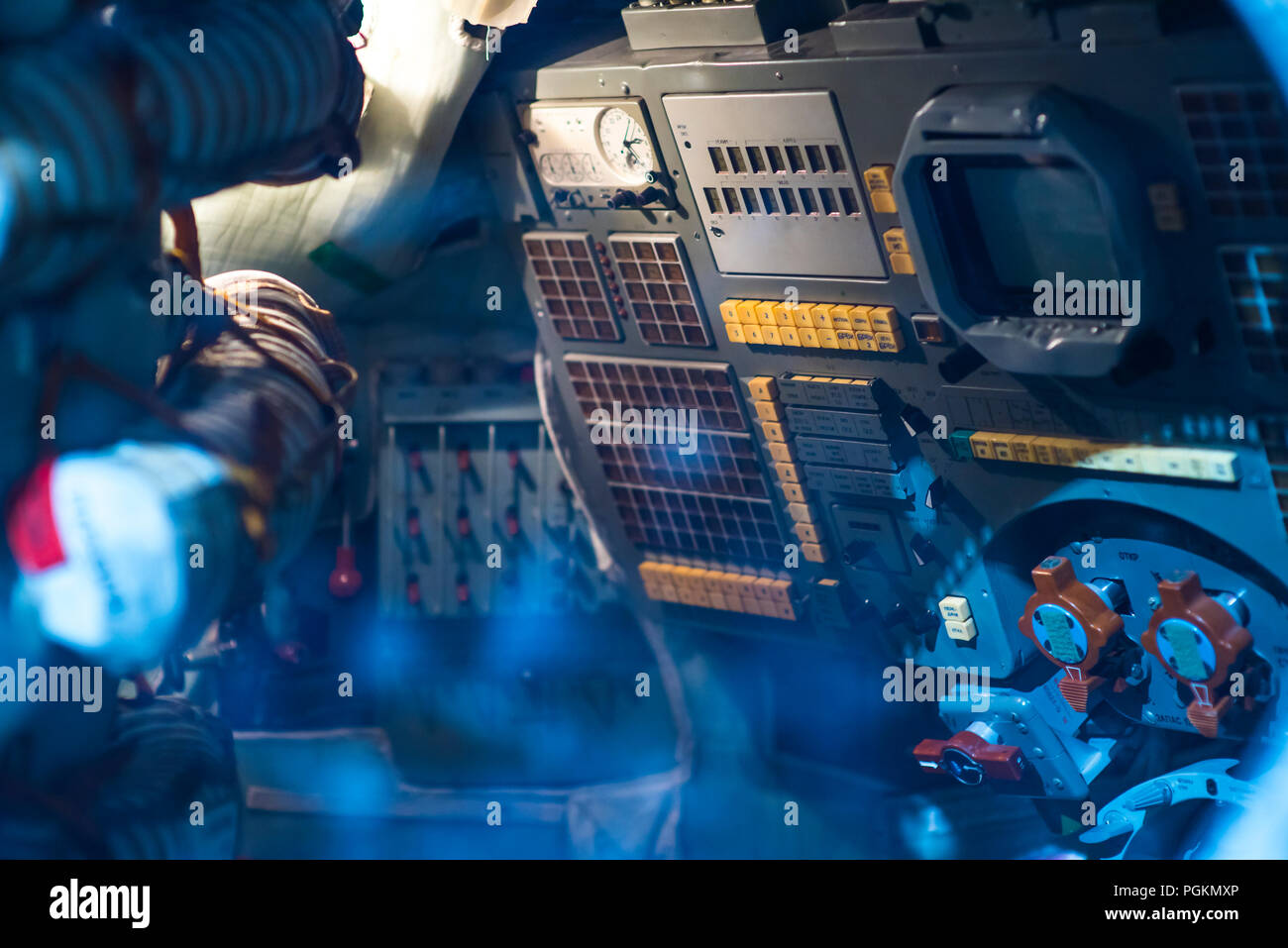 Mécanisme de contrôle dans la cabine de la navette spatiale. Plate-forme de contrôle dans le cockpit de la navette.Close-up view pour contrôler l'engin. Banque D'Images