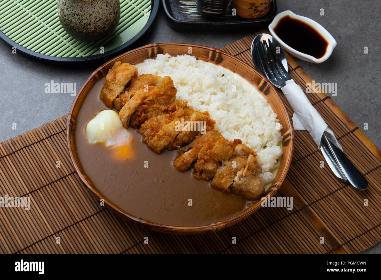 Katsu curry, riz au curry de porc frit avec Banque D'Images