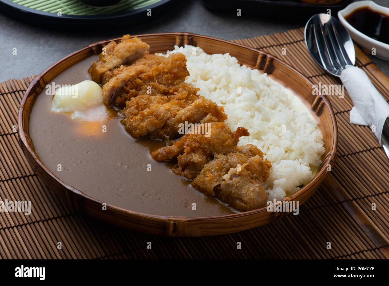 Katsu curry, riz au curry de porc frit avec Banque D'Images