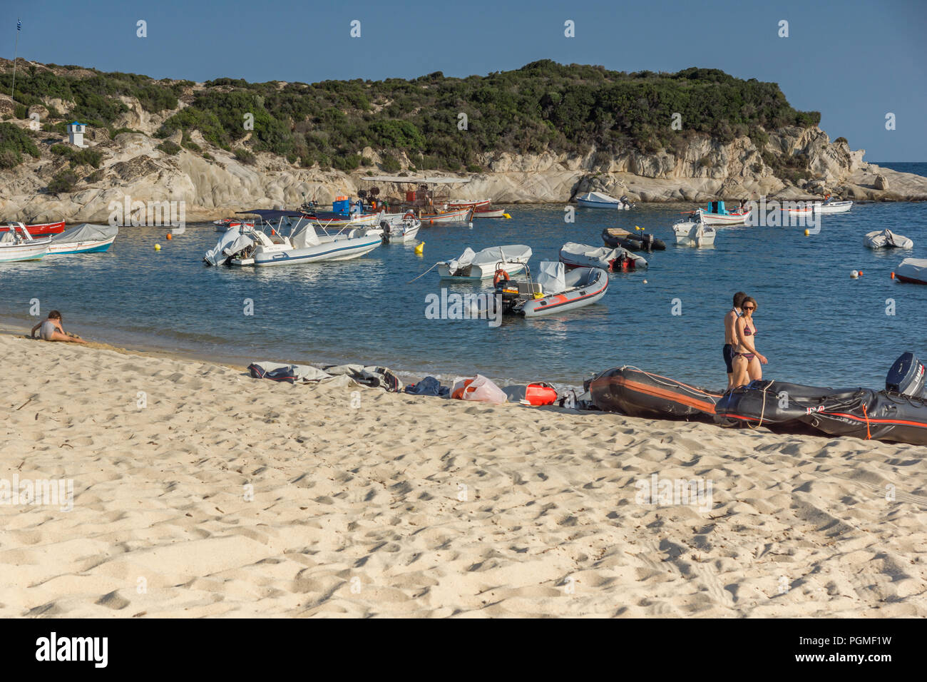 La Chalcidique, Macédoine Centrale, Grèce - 25 août 2014 : Seascape de Kalamitsi beach à péninsule Sithonia, Halkidiki, Macédoine Centrale, Grèce Banque D'Images