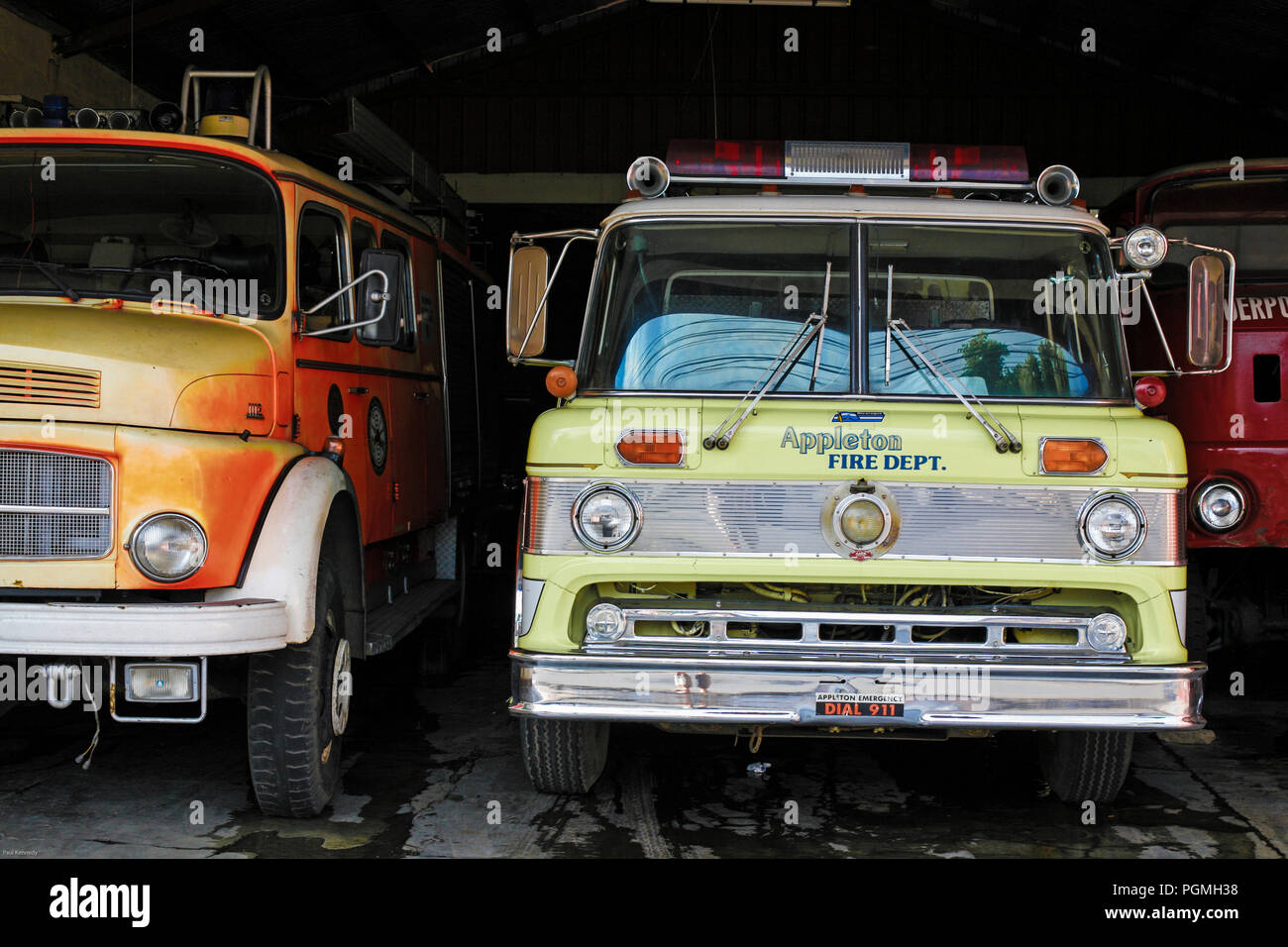 Vieux camions d'incendie à la caserne de pompiers de Corinto, Chinandega, Nicaragua Banque D'Images