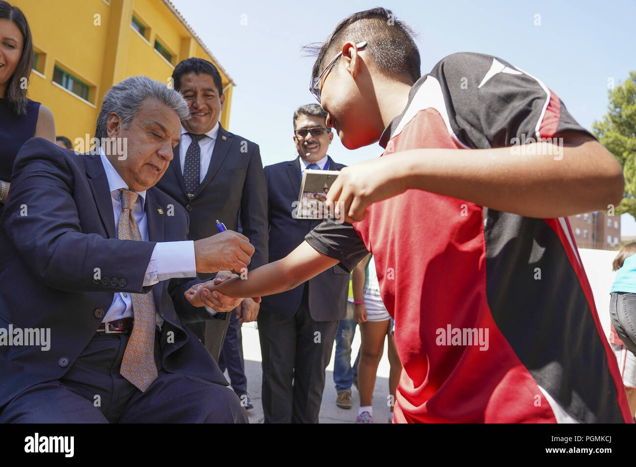 Le président de la République de l'Equateur Lenin Moreno et sa femme Rocio Gonzalez visitez la Republica de Venezuela École de Madrid. Comprend : Lenin Moreno Où : Madrid, Espagne Quand : 27 Juillet 2018 Crédit : Oscar Gonzalez/WENN.com Banque D'Images