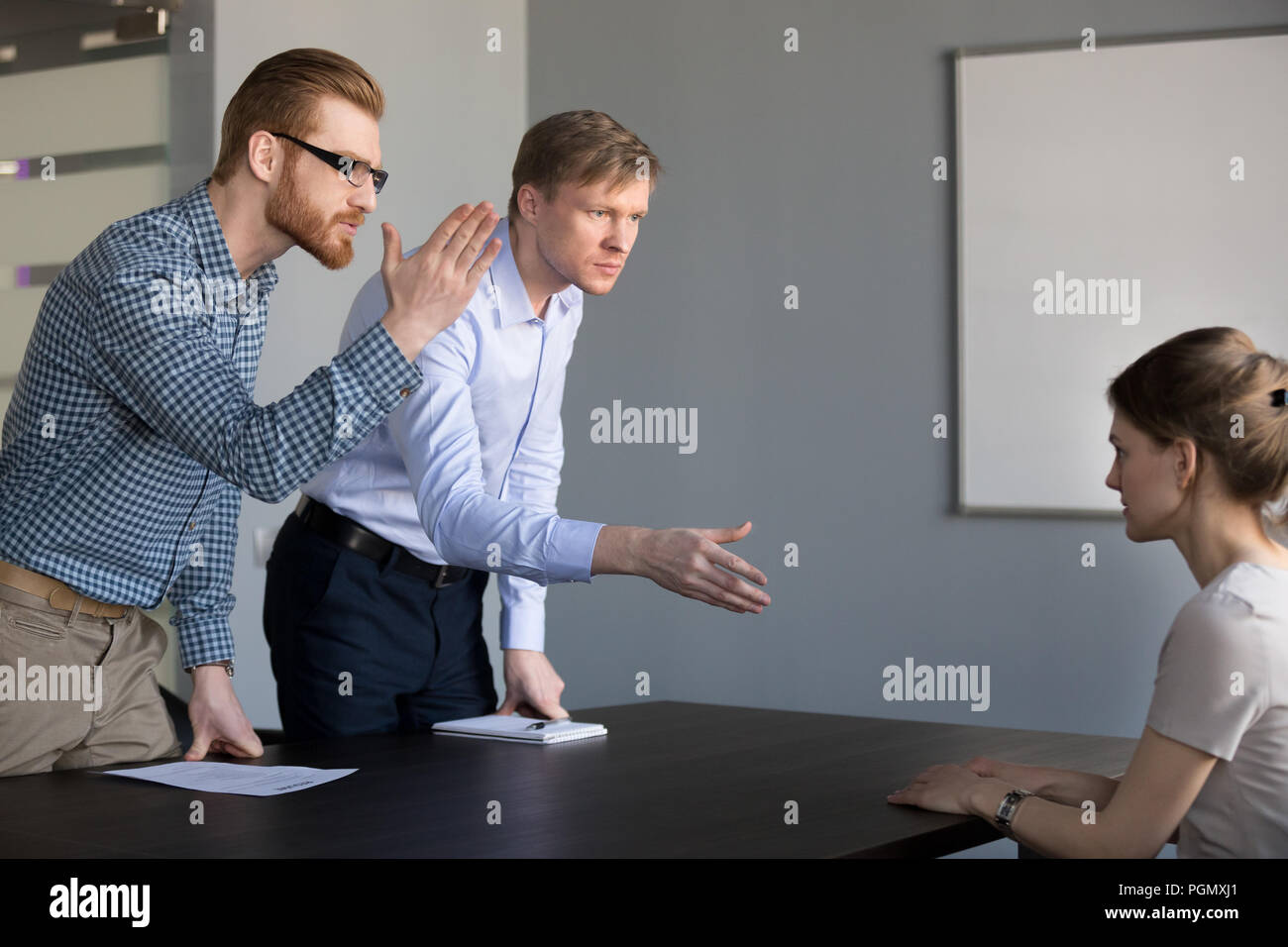 Situation de conflit dans le bureau Banque D'Images