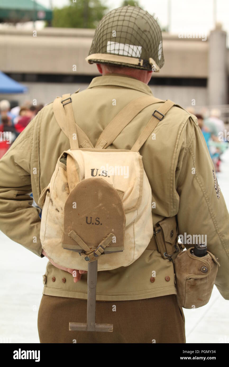 Uniforme de l'armée américaine pendant la Seconde Guerre mondiale  Reconstitution au National D-Day Memorial, va, Etats-Unis Photo Stock -  Alamy