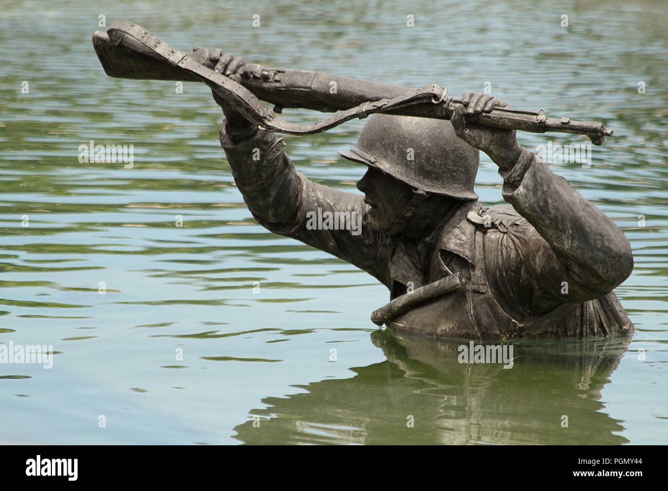 Sculptures représentant des scènes de guerre pendant l'opération Overlord en Normandie, 1944. Scène au National D-Day Memorial, va, Etats-Unis. Banque D'Images