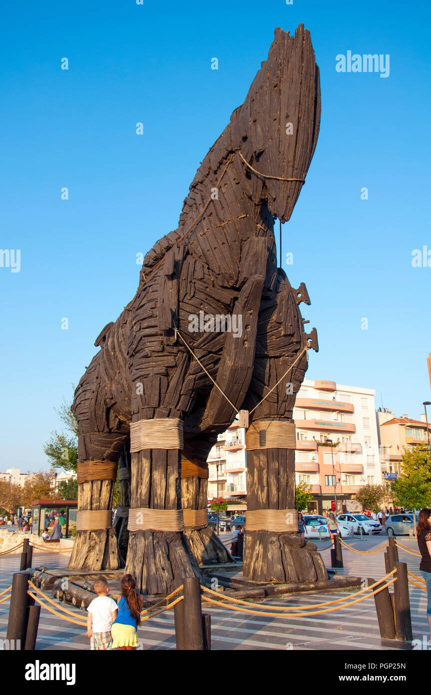 Canakkale, Turquie - le 23 août 2018 : Le cheval de bois utilisé à l'animation de Troy. Maintenant, il est situé et affiché dans un parc public Banque D'Images
