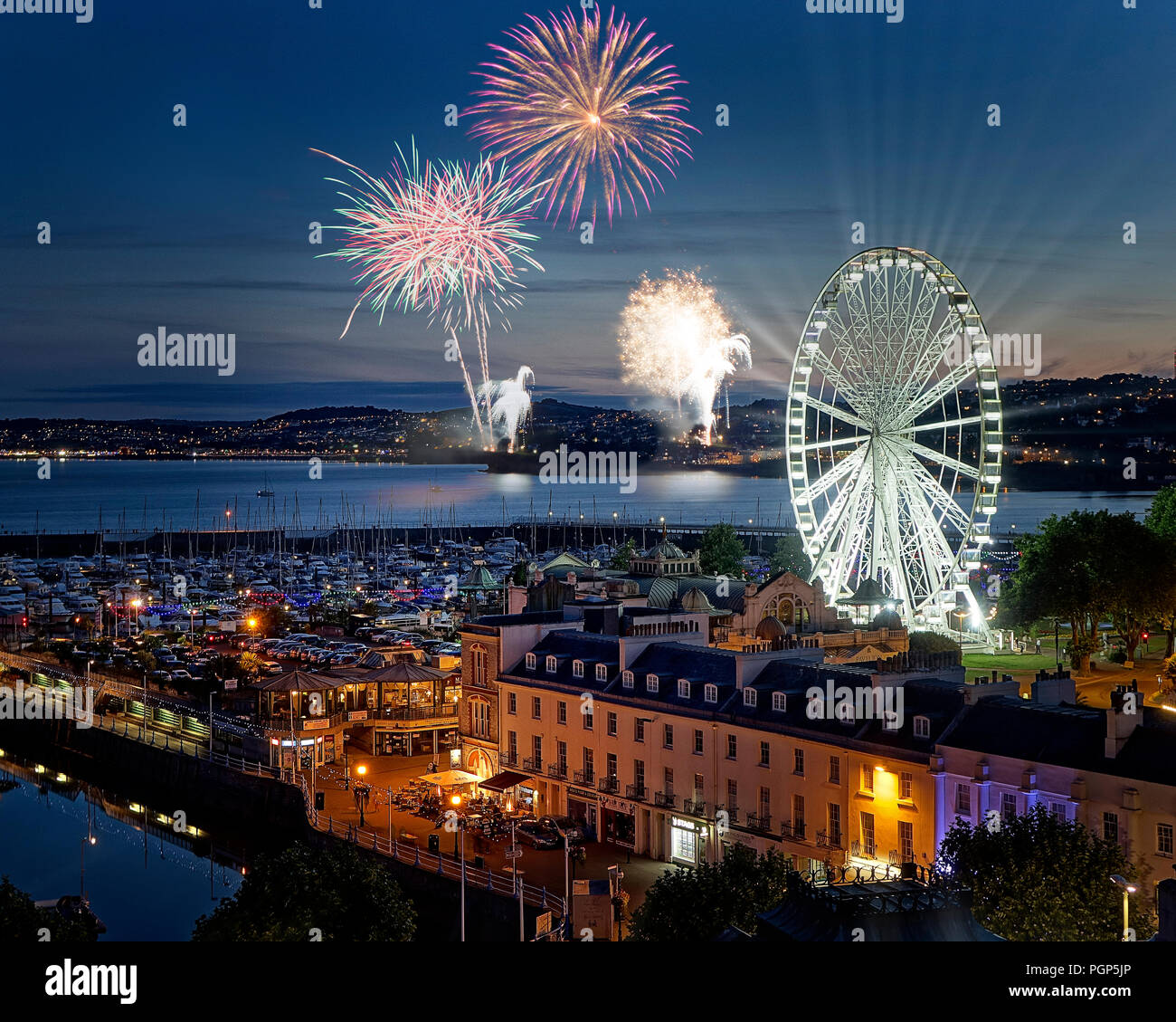 Go - DEVON : Fireworks sur Torquay Banque D'Images