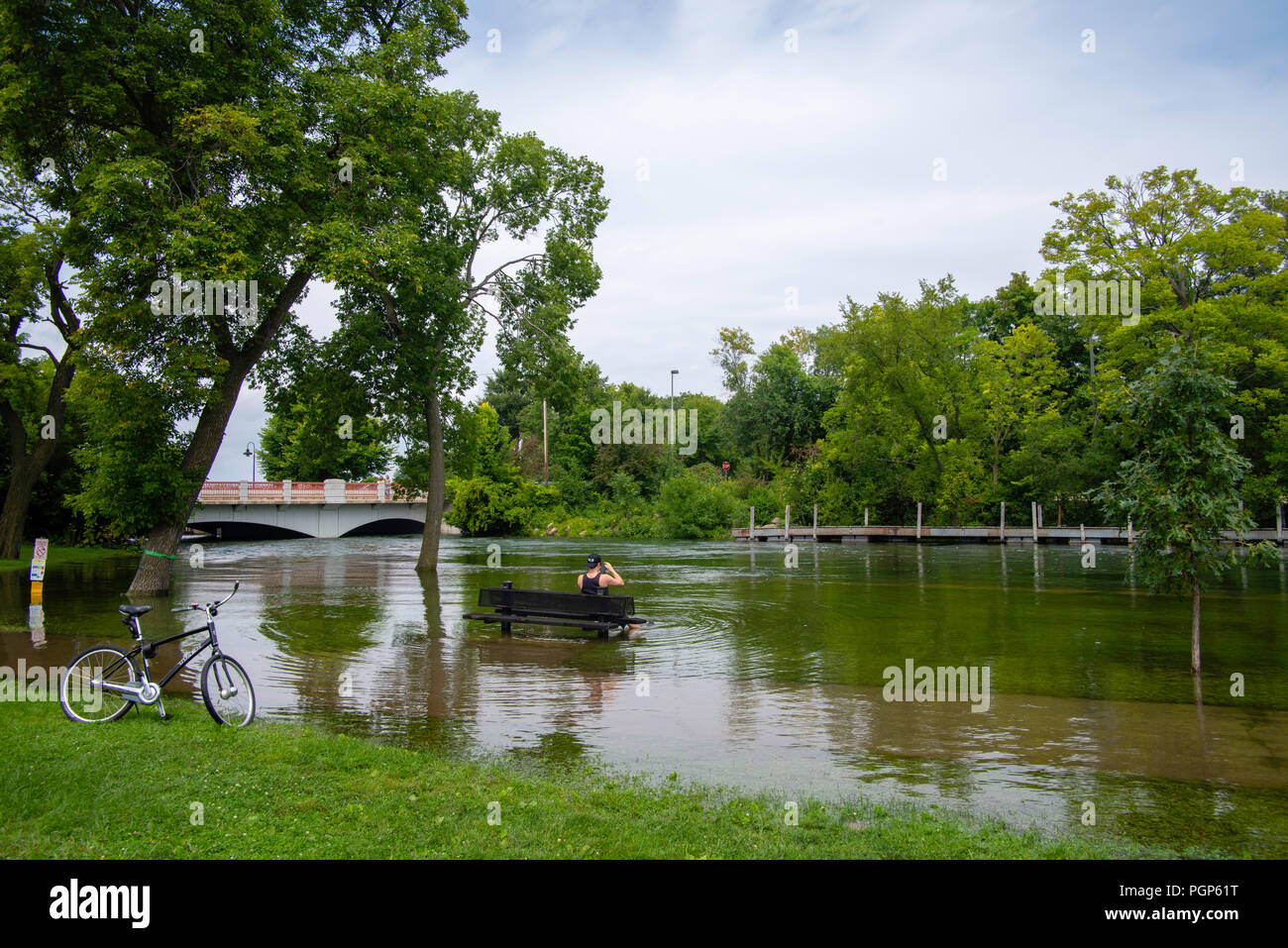 Des pluies excessives créent des conditions d'inondation dans la région de Madison, Wisconsin, USA. Avis de Tenney Park sous l'eau. Banque D'Images