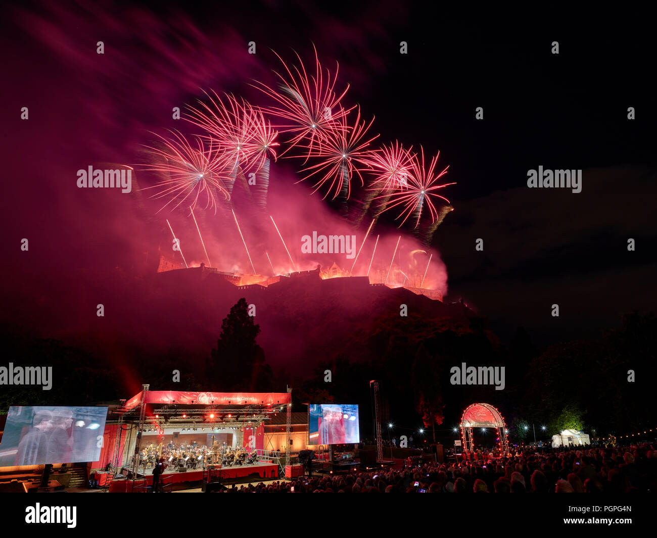 Edinburgh, Royaume-Uni. 27 août 2018. Virgin Money Fireworks concert au Festival International d'Édimbourg : Crédit Crédit : Andrew Andrew Eaton Eaton/Alamy Live News. Banque D'Images