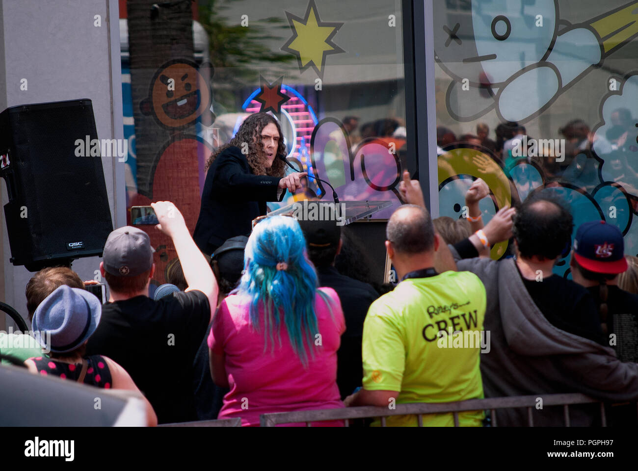 Los Angeles, États-Unis - 27 août 2018 : Weird Al Yankovic grâce à ses ventilateurs individuels Hollywood Walk of Fame star Crédit : cérémonie Jimmie Tolliver/Alamy Live News Banque D'Images