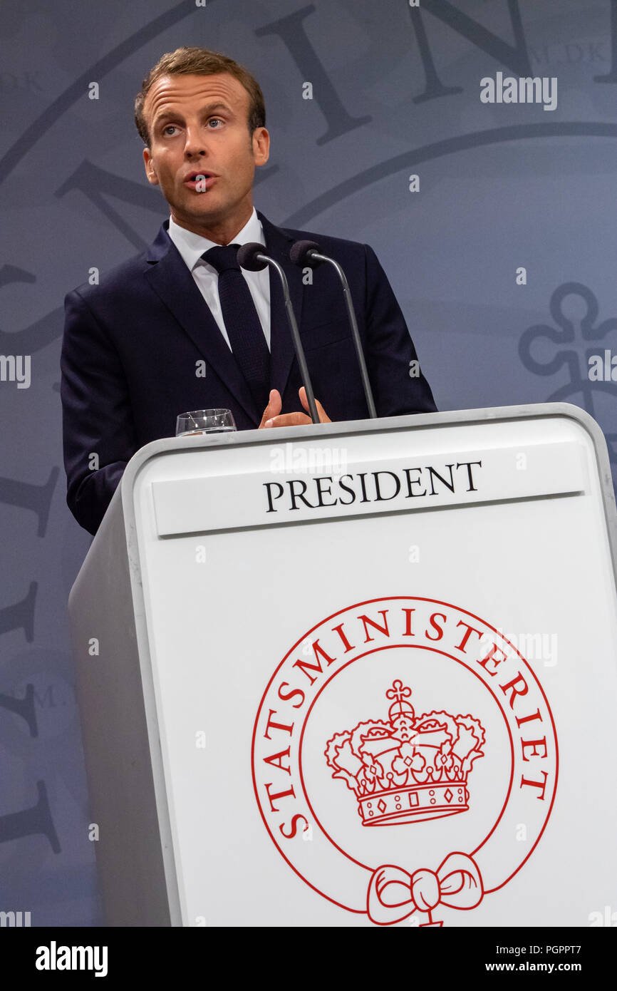 Copenhague, Danemark - Mardi 28 mai 2018, le président français, Emannuel Macron est photographié au cours d'une visite d'État au Danemark, où il a rencontré le Premier ministre danois, Lars Løkke Rasmussen à l'édifice du parlement du pays, Christiansborg, à Copenhague. © Matthew James Harrison / Alamy News Banque D'Images