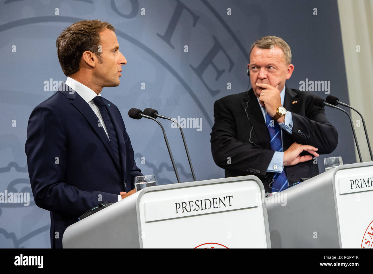 Copenhague, Danemark - Mardi 28 mai 2018, le président français, Emannuel Macron est photographié au cours d'une visite d'État au Danemark, où il a rencontré le Premier ministre danois, Lars Løkke Rasmussen à l'édifice du parlement du pays, Christiansborg, à Copenhague. © Matthew James Harrison / Alamy News Banque D'Images