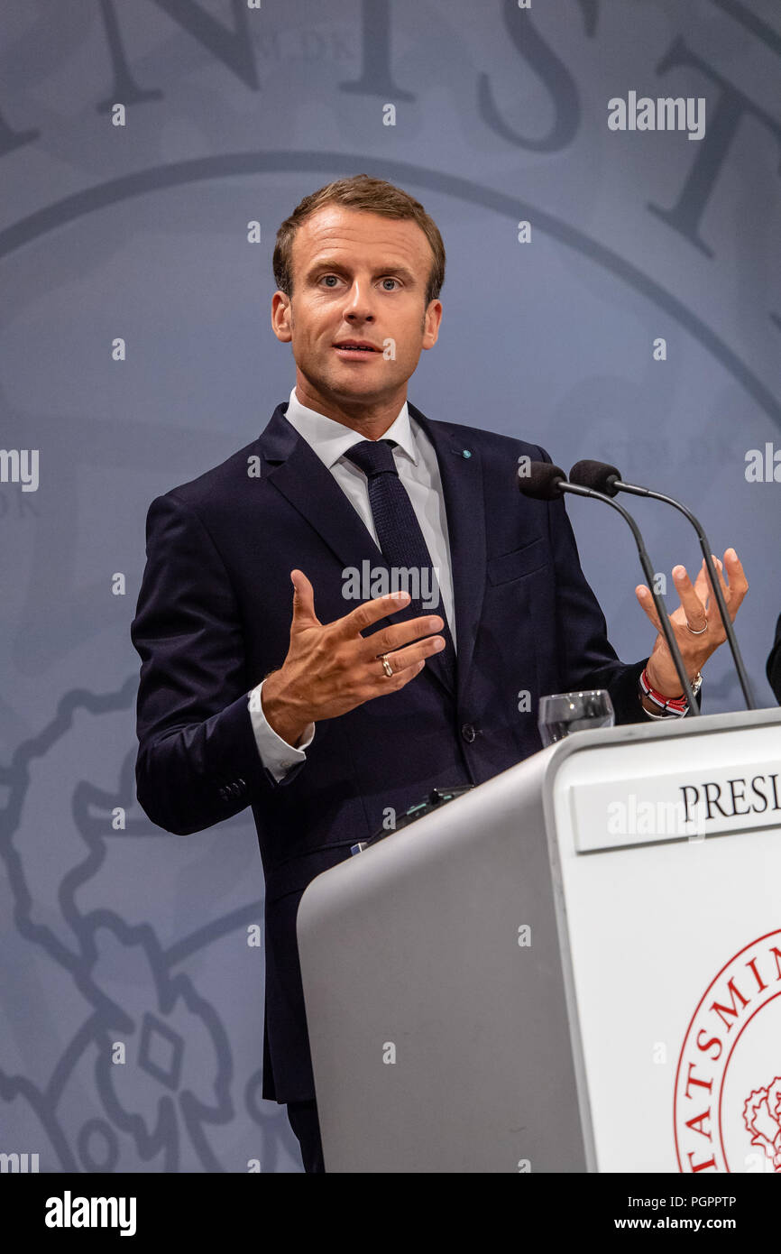 Copenhague, Danemark - Mardi 28 mai 2018, le président français, Emannuel Macron est photographié au cours d'une visite d'État au Danemark, où il a rencontré le Premier ministre danois, Lars Løkke Rasmussen à l'édifice du parlement du pays, Christiansborg, à Copenhague. © Matthew James Harrison / Alamy News Banque D'Images
