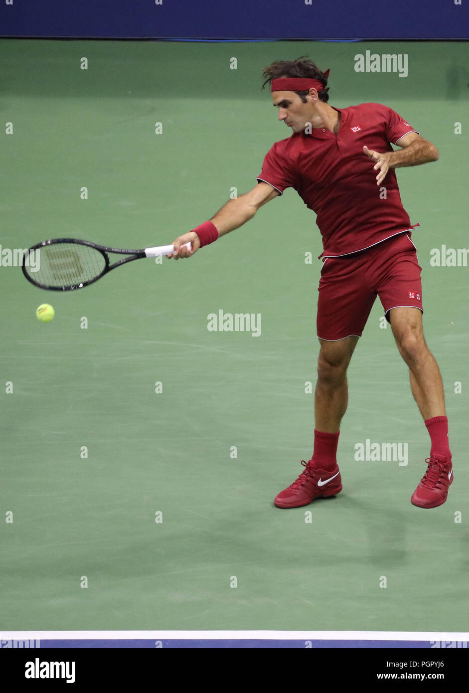 New York, USA. 28 août 2018. 20 fois champion du Grand Chelem de Roger  Federer La Suisse en action au cours de l'US Open 2018 premier tour match à  Billie Jean King