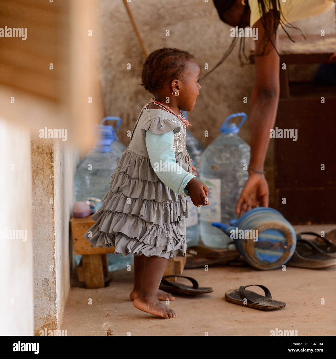 Portrait Young Girl Dakar Senegal Banque d'image et photos Alamy