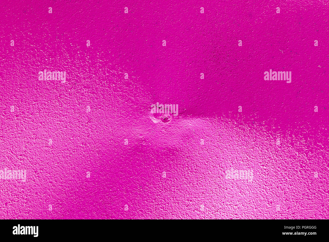 Surface peinte rose du mur. La texture de paroi. Résumé arrière-plan décoratif. Modèle de conception Banque D'Images