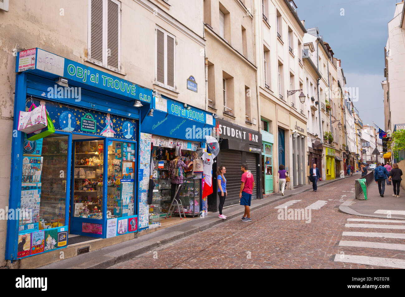 Rue Mouffetard, Quartier Latin, Paris, France Banque D'Images