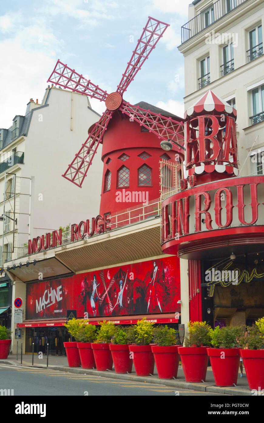 La machine du Moulin Rouge célèbre discothèque, la Place Blanche, Pigalle,  Paris, France Photo Stock - Alamy
