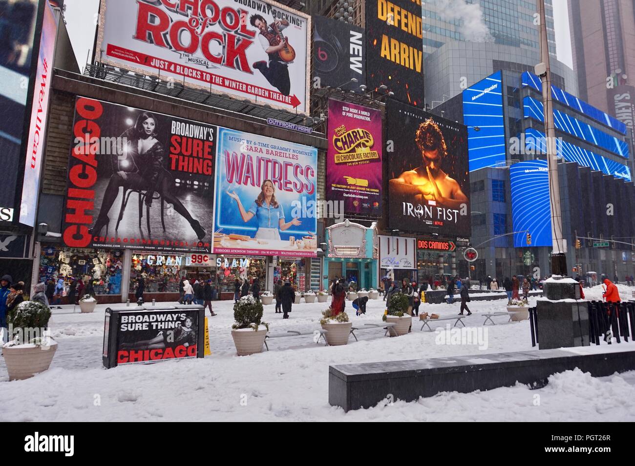 Times Square dans la neige, New York City Banque D'Images
