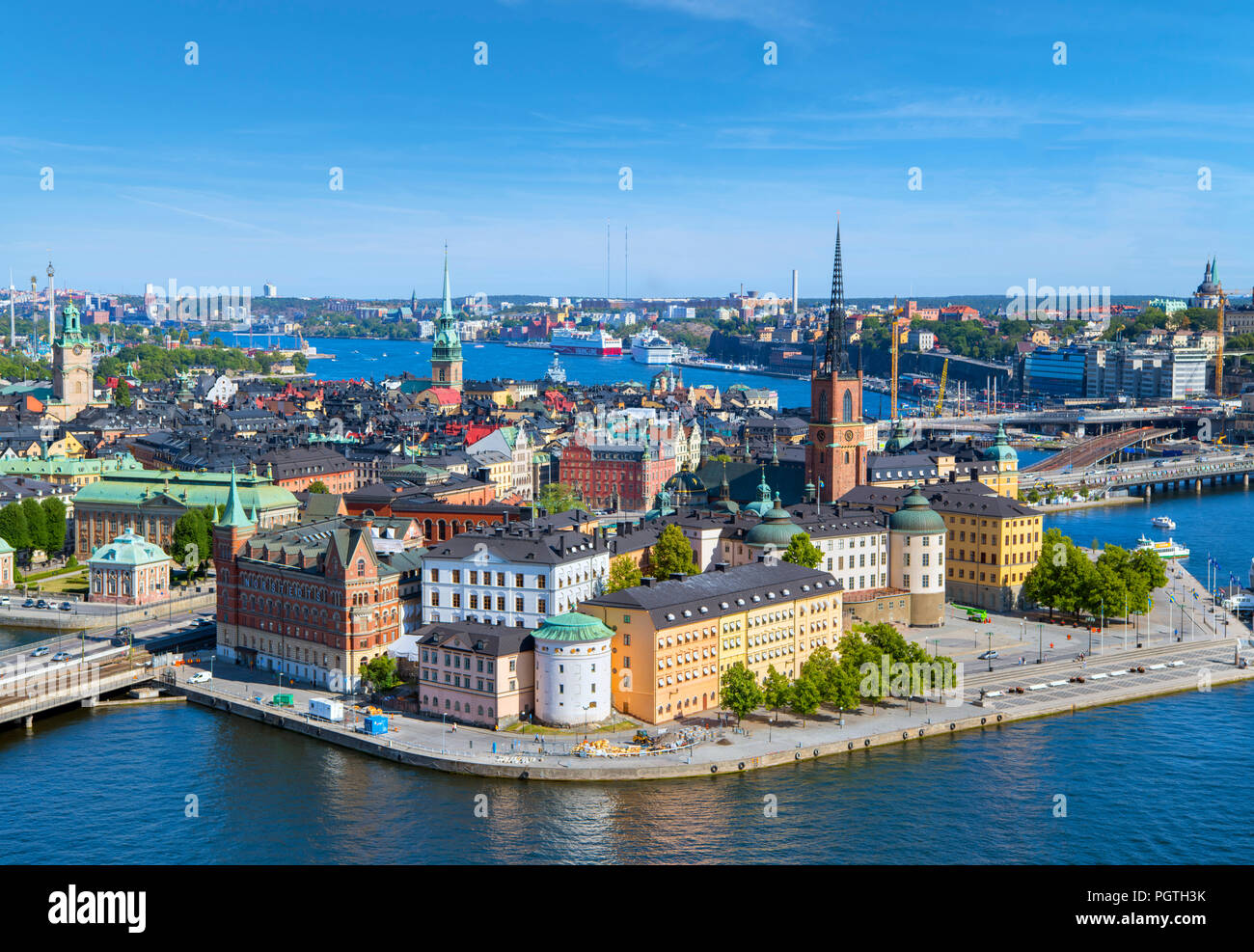 Stockholm. Vue aérienne de Riddarholmen et Gamla Stan (vieille ville) de la tour de l'Hôtel de Ville de Stockholm (Stadshuset), Kungsholmen, Stockholm, Suède Banque D'Images