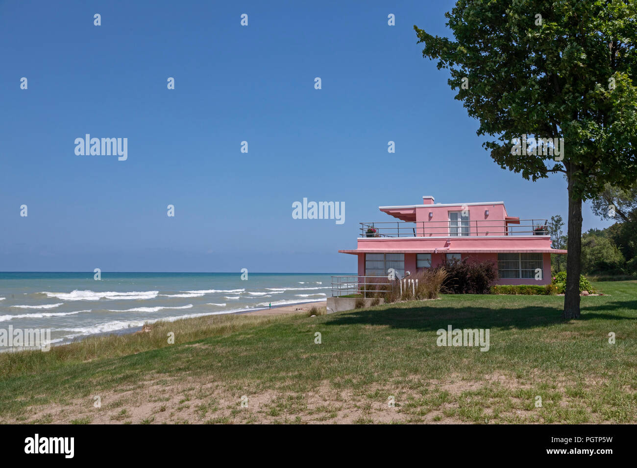 Beverly Shores, Indiana - La maison tropical de la Floride dans le siècle de progrès Quartier historique de l'Indiana Dunes National Lakeshore, au sud de Banque D'Images