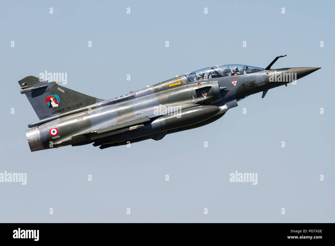 Un Dassault Mirage 2000D un avion de chasse de l'Armée de l'Air française est décoller de la Base Aérienne de Nancy-Ochey. Banque D'Images