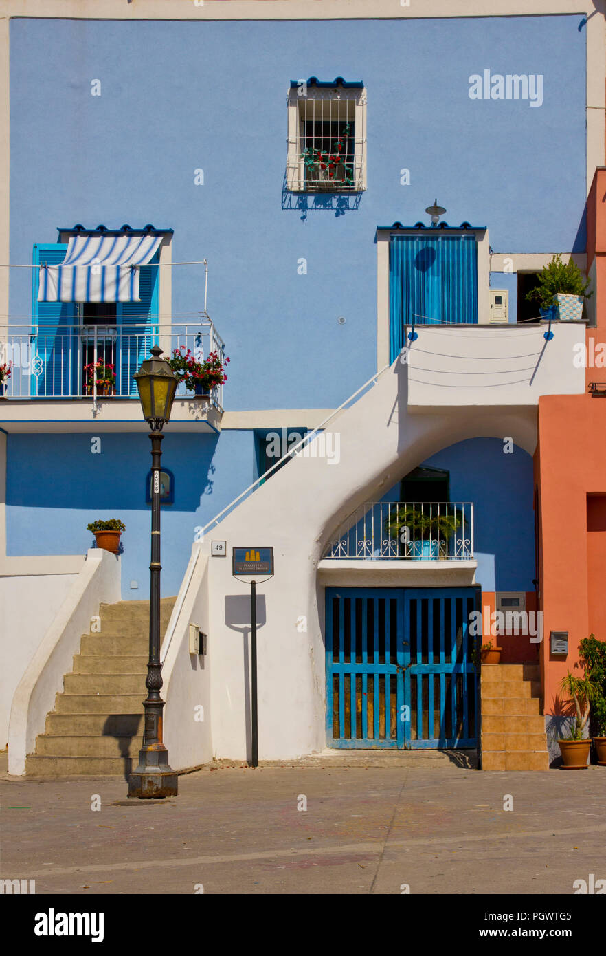 Maisons colorées typiques de Procida Banque D'Images