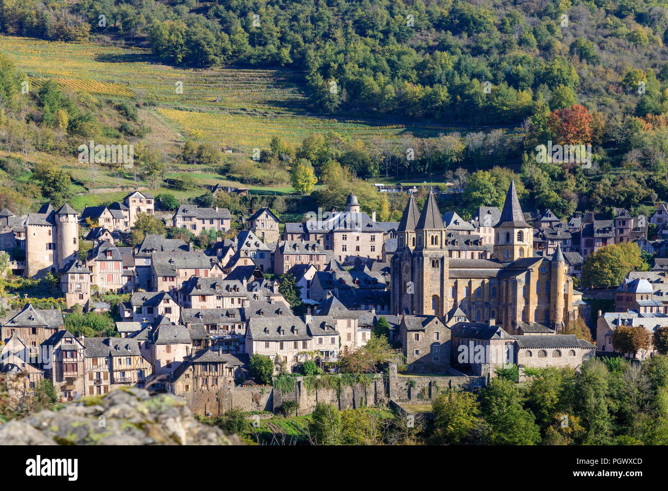 La France, l'Aveyron, Conques, étiqueté Les Plus Beaux Villages de France (Les Plus Beaux Villages de France), s'arrêter sur El Camino de Santiago, le général v Banque D'Images
