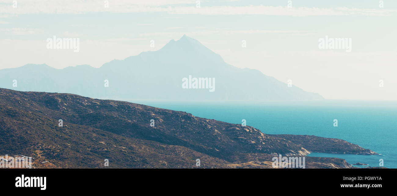 Le Mont Athos en pointe, style cinématographique, Halkidiki, Grèce Banque D'Images
