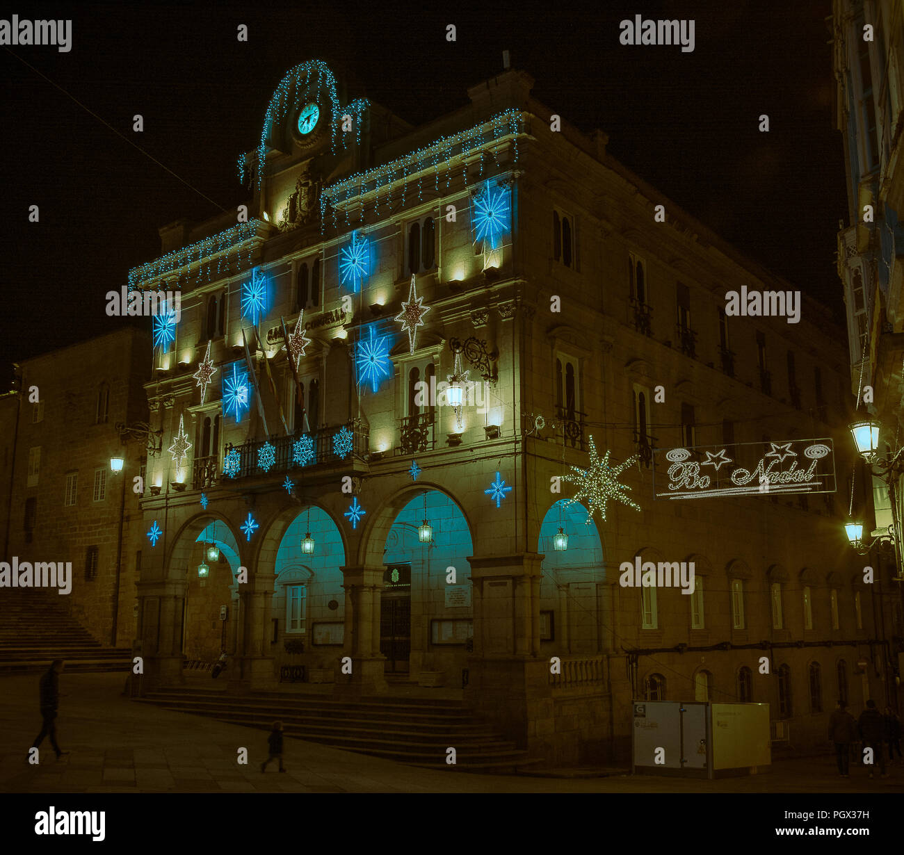 OURENSE GALICE ,/ESPAÑA - 24 de diciembre de 2017 : Luces de navidad en las calles. Banque D'Images