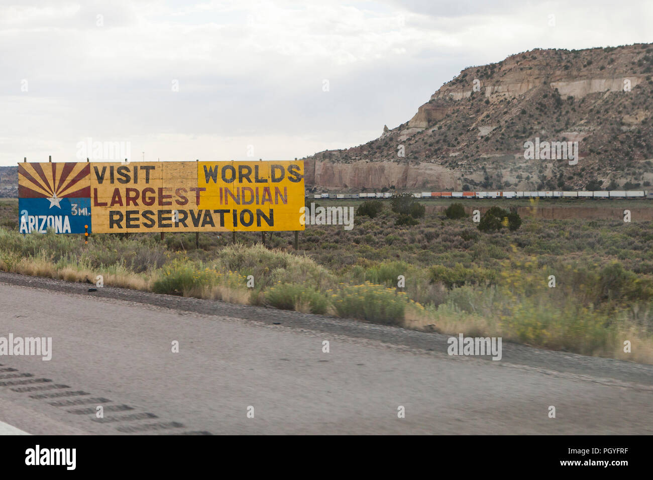 Indian Reservation publicité billboard autoroute - Arizona USA Banque D'Images